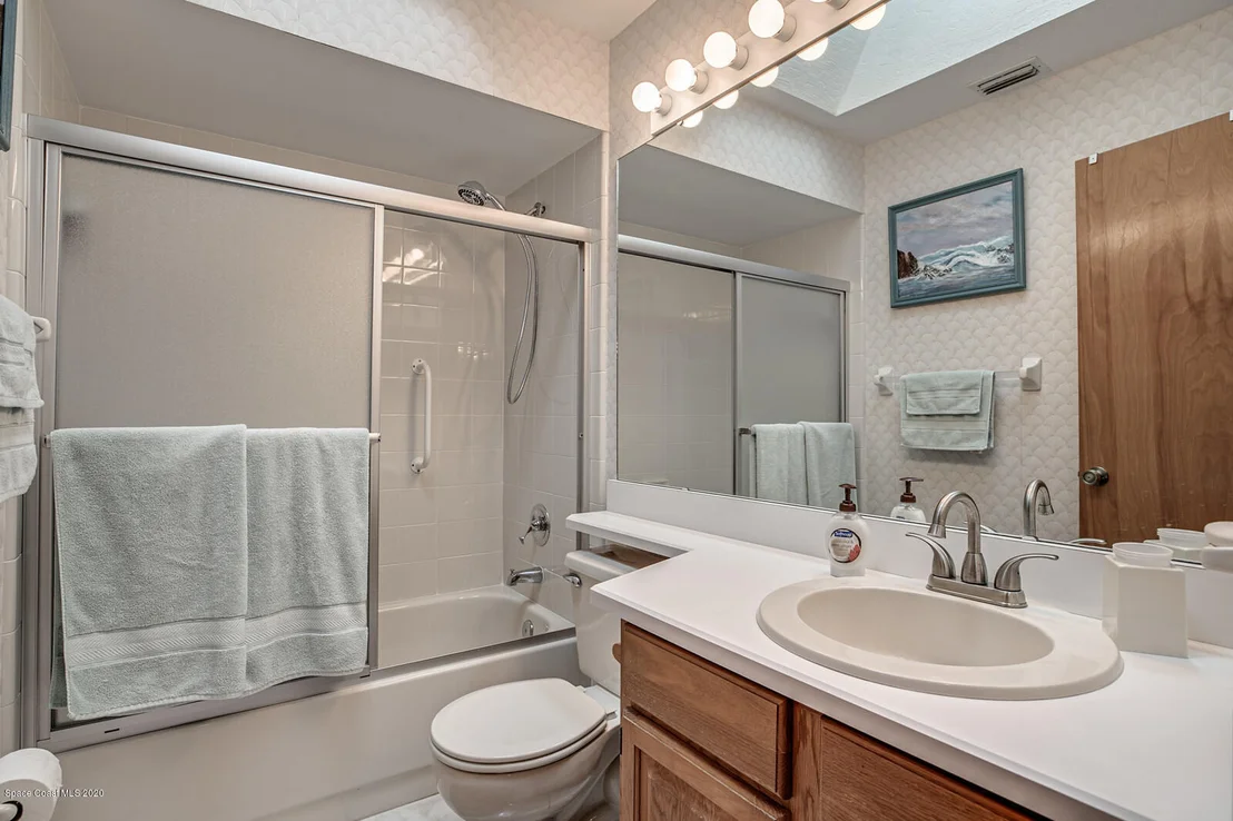 Photo of 4130 Twin Oaks Boulevard