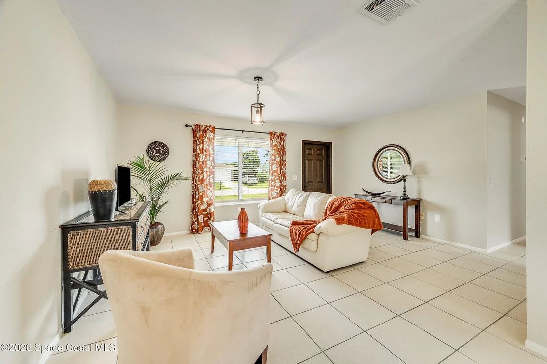 Photo of 730 Azure Avenue NE