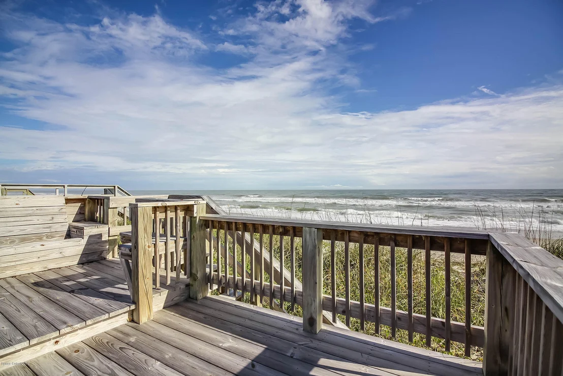 Photo of 2075 N Highway A1a N