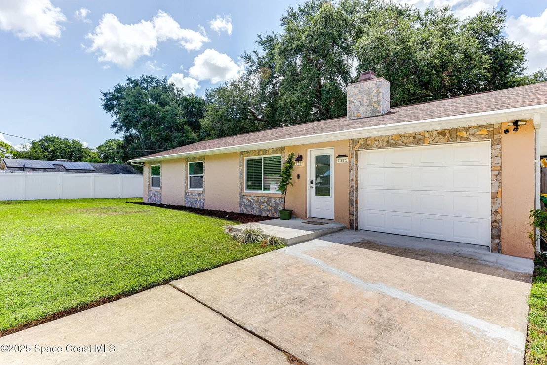 Photo of 7315 Darien Road