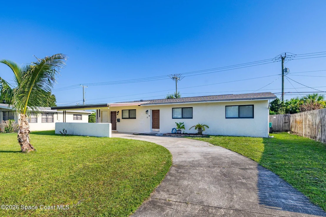 Photo of 932 Glenmore Circle
