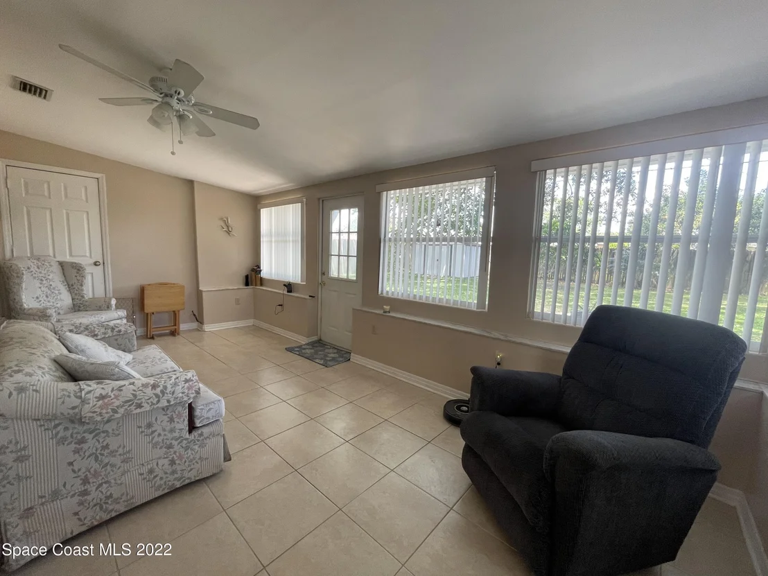 Photo of 900 Beaverdale Lane