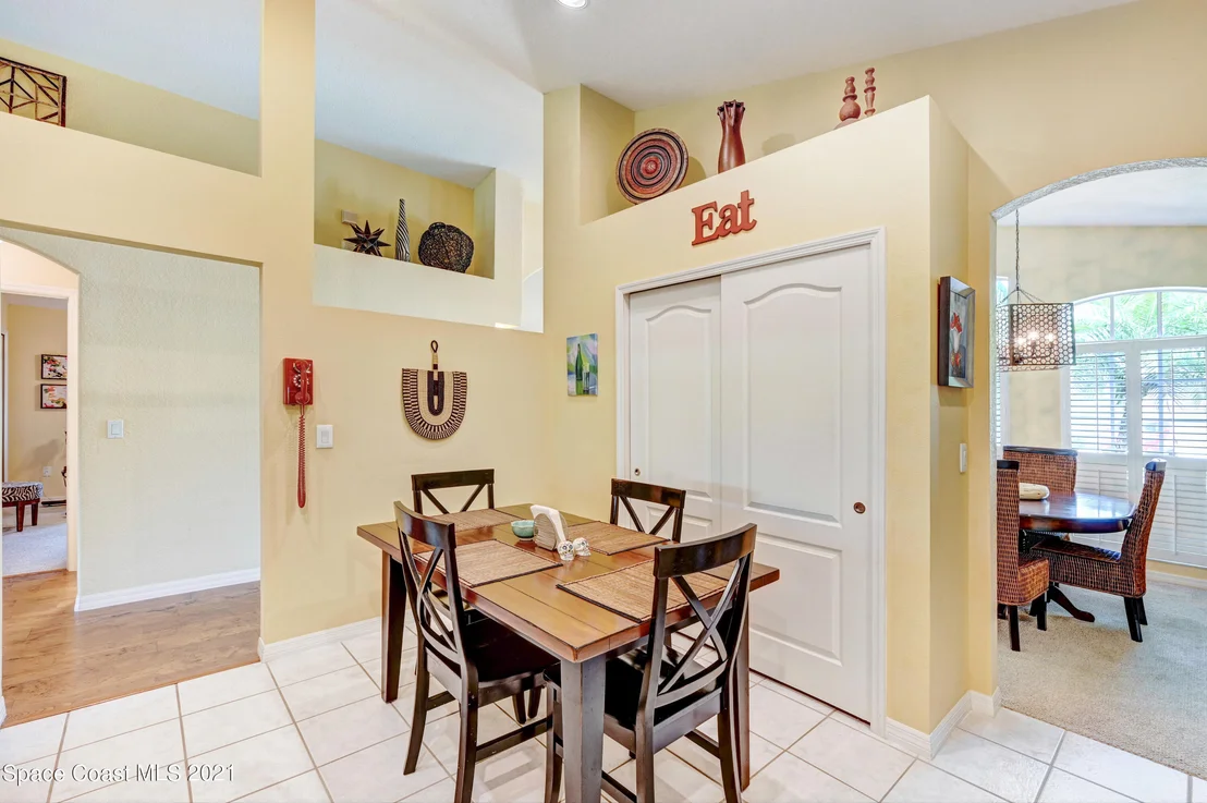 Photo of 992 Carriage Hill Road