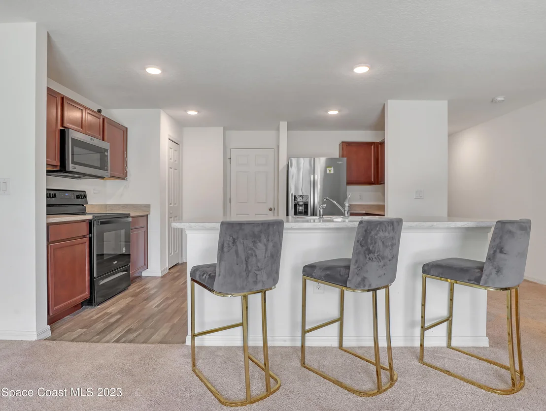 Photo of 1100 Eldron Boulevard SE