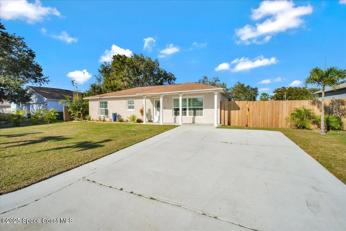 Photo of 4280 Mac Tavish Street