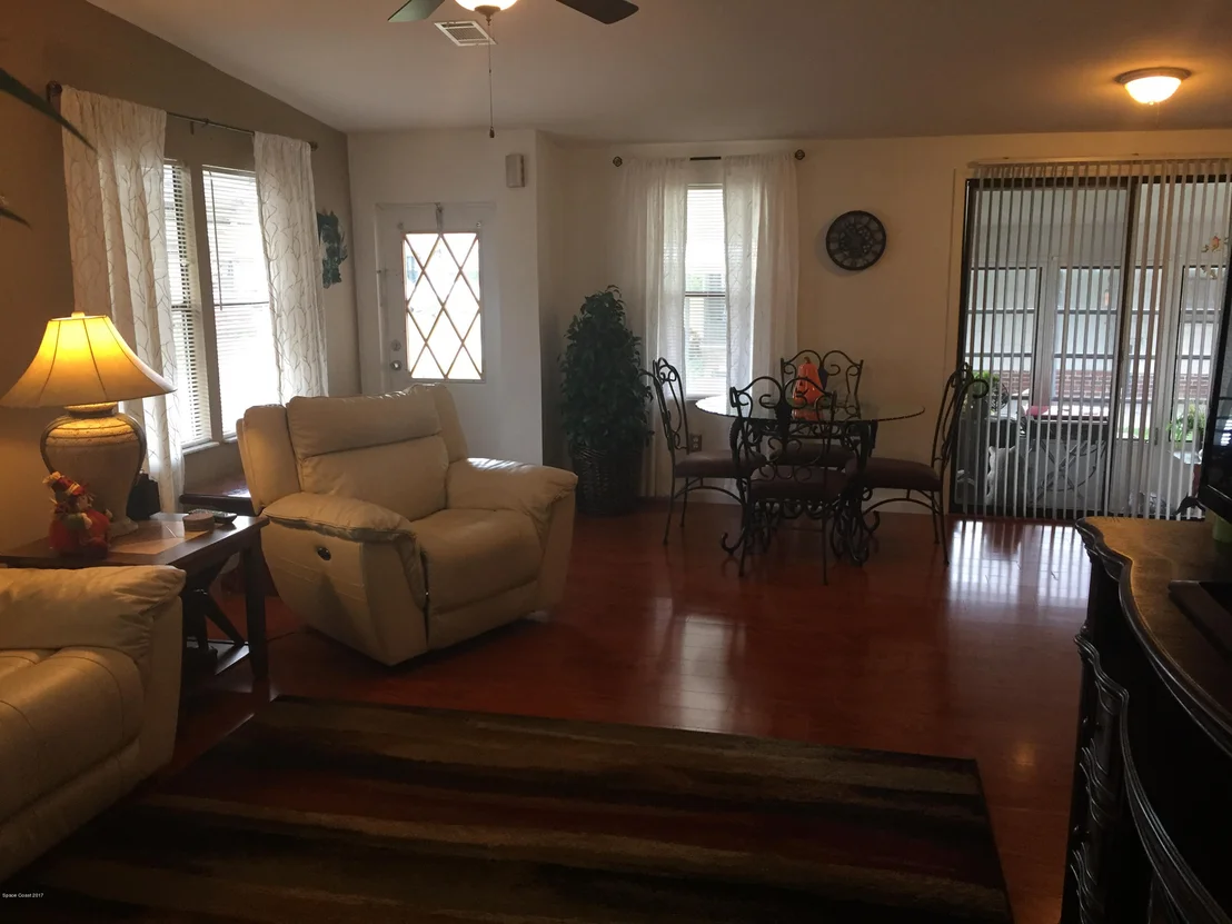Photo of 2448 Coconut Palm Drive NE