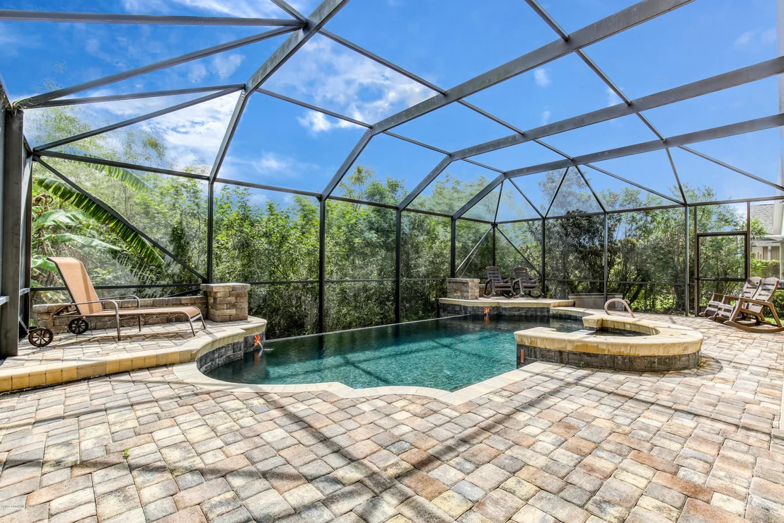 Photo of 4611 Portage Trail
