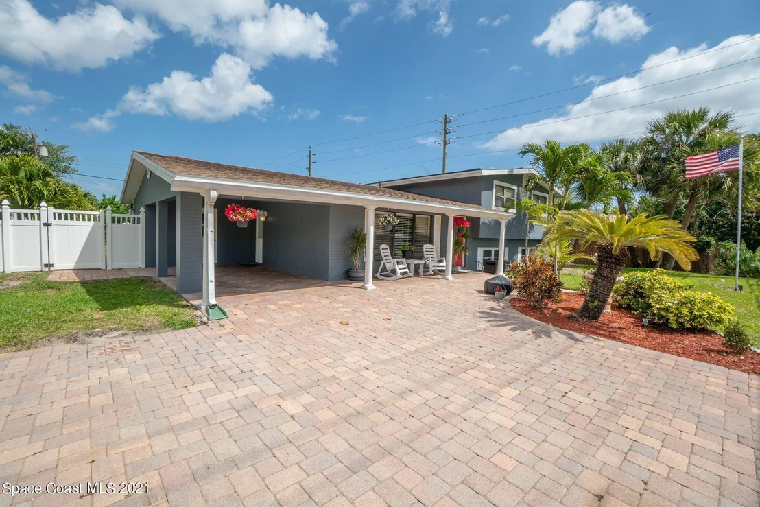 Photo of 1046 Pinetree Drive