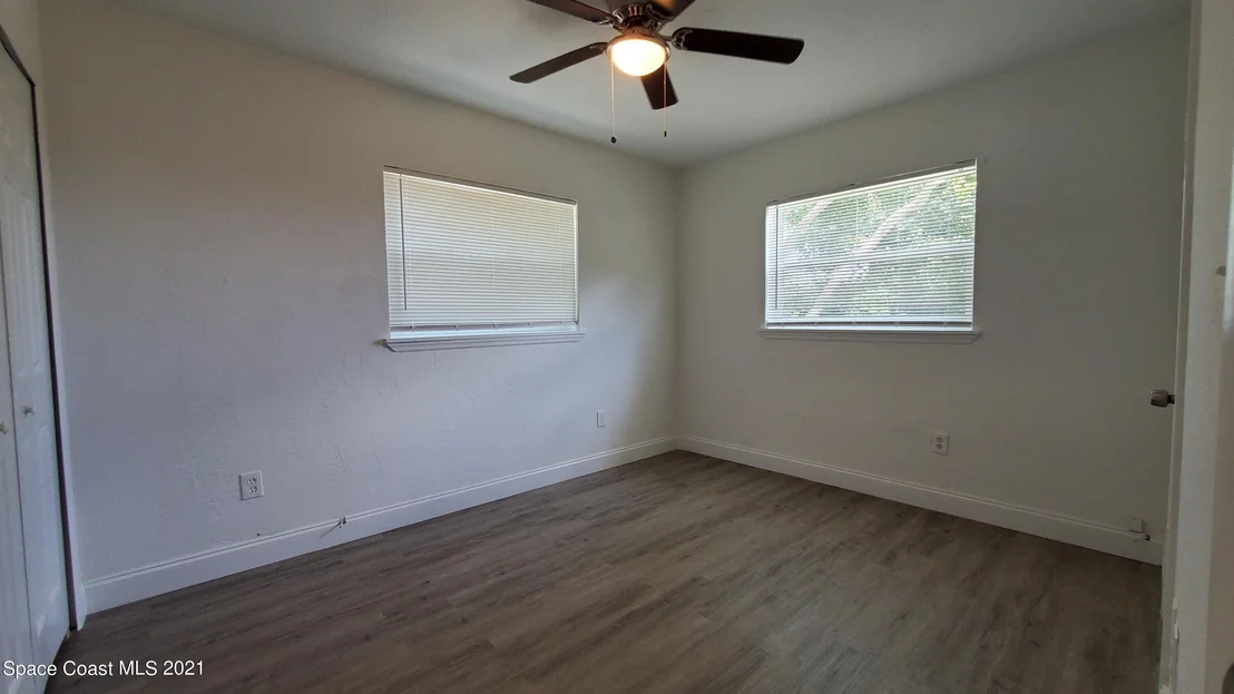 Photo of 1057 Cabot Drive NE