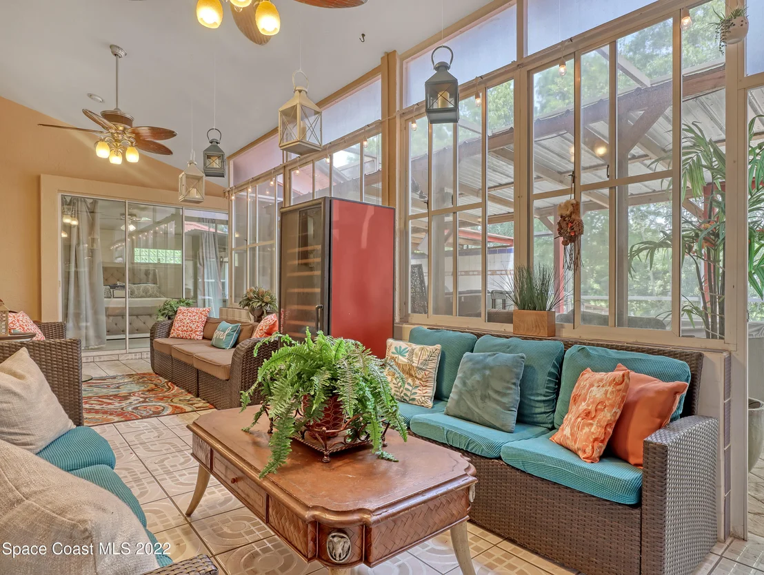 Photo of 4304 Long Lake Road
