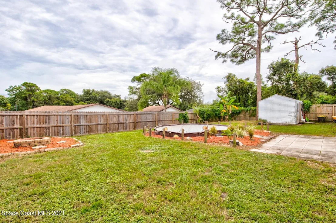Photo of 6039 Apple Avenue