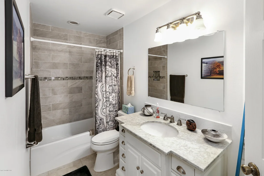 Photo of 3302 Lake View Circle