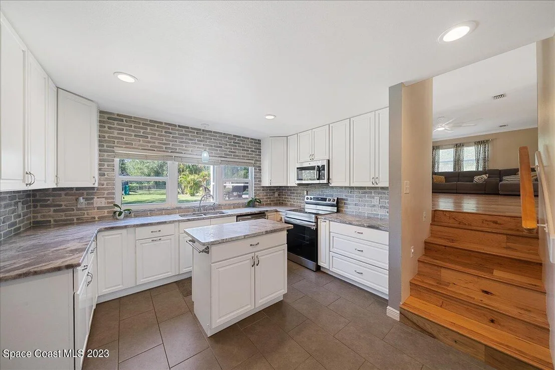 Photo of 8615 Sylvan Drive