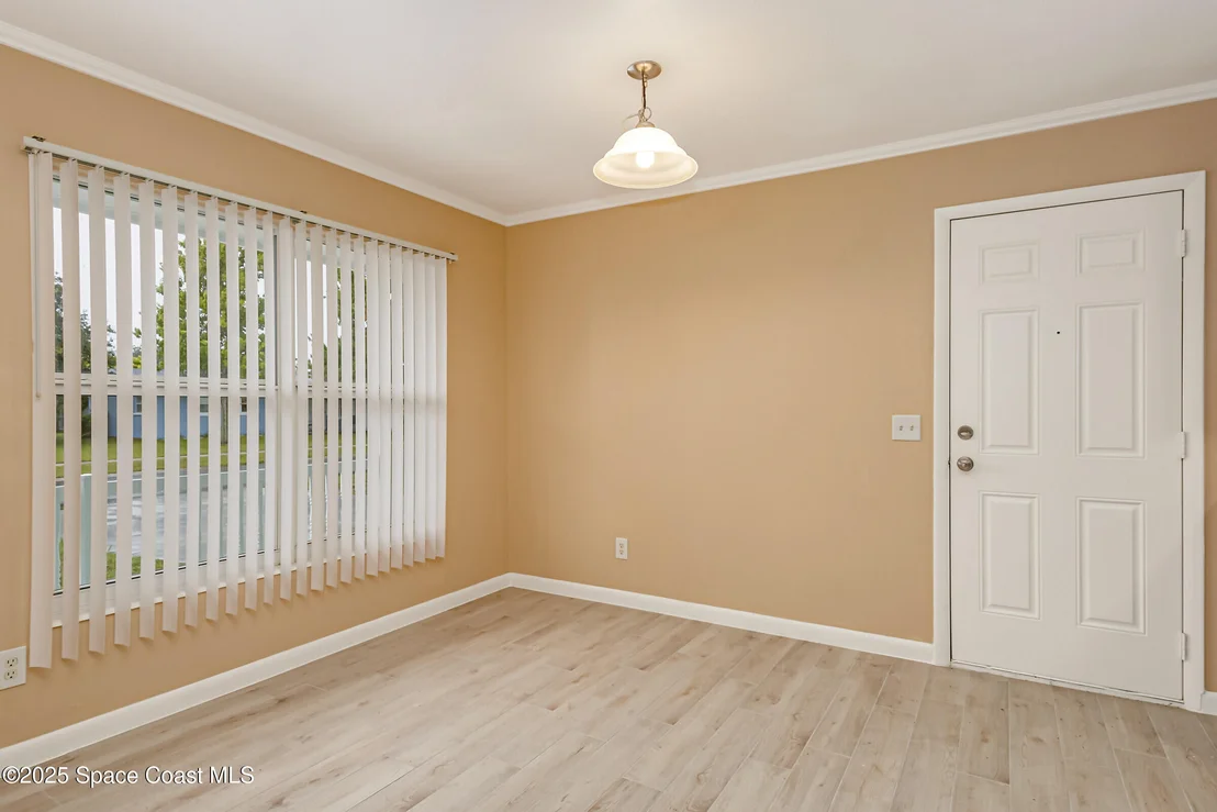 Photo of 2356 Lakeview Drive