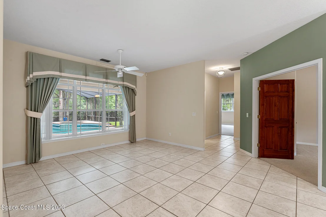 Photo of 927 Iron Bend Trail