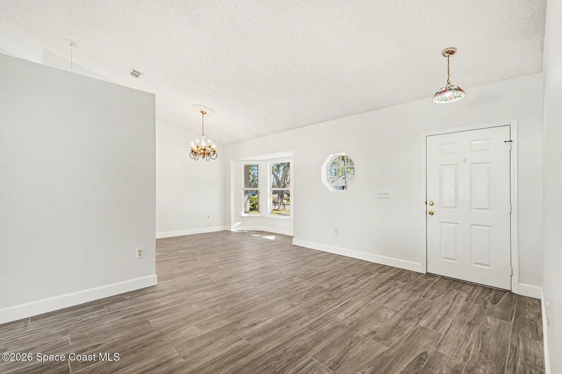 Photo of 7350 Bartow Avenue