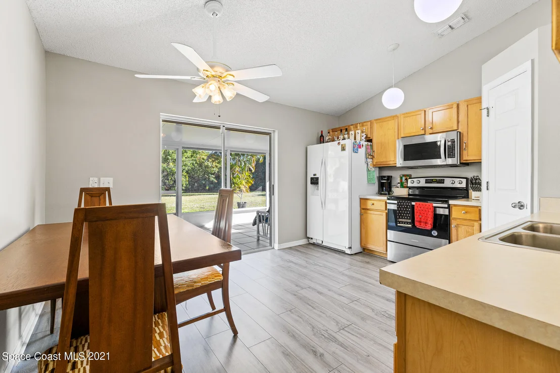 Photo of 2149 Redwood Circle