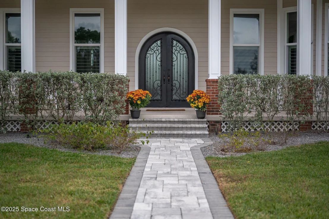 Photo of 4236 Hield Road NW