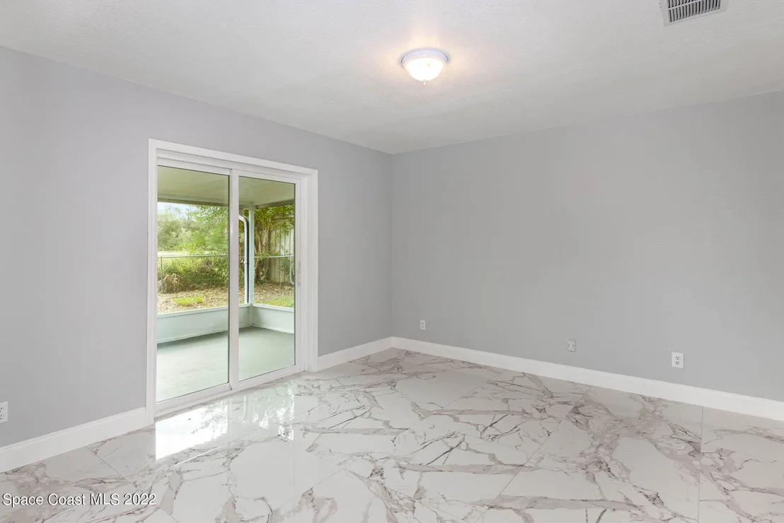Photo of 1541 Spruce Road