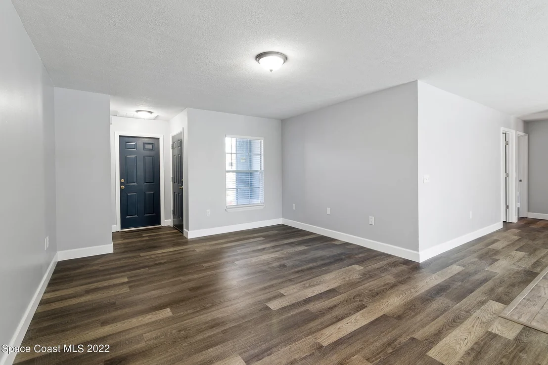 Photo of 1344 Heritage Acres Boulevard