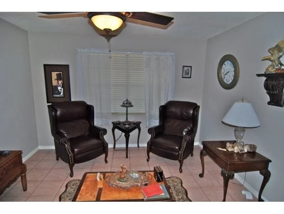 Photo of 1865 Oakwood