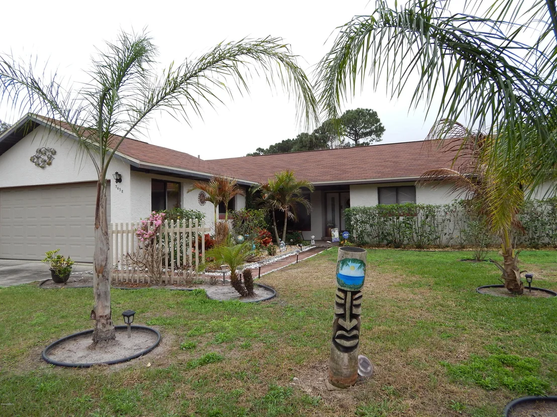Photo of 7058 Bayfront Road