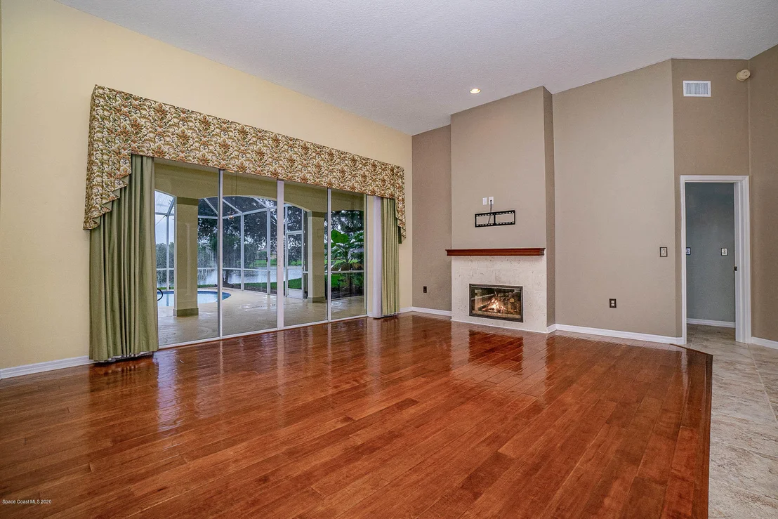 Photo of 925 Wildwood Drive