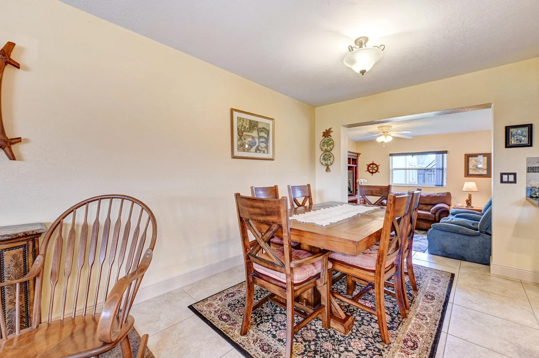 Photo of 992 Cardon Drive