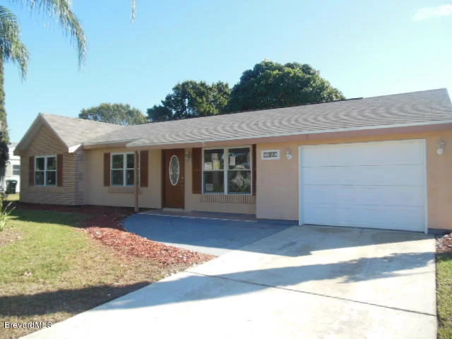 Photo of 1401 NE Mariposa Drive