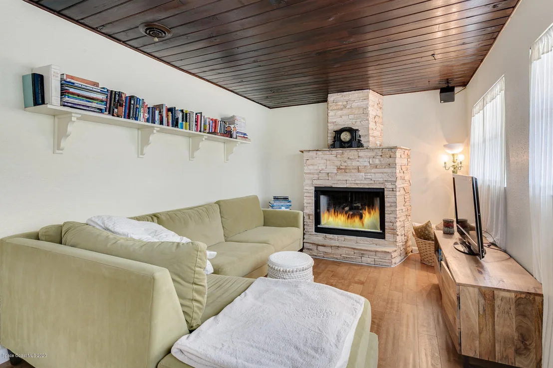 Photo of 1221 Rivermont Drive