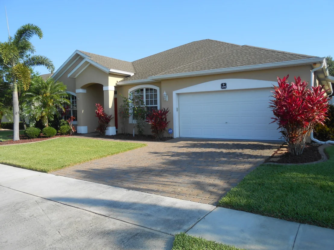 Photo of 1490 Bridgeport Circle