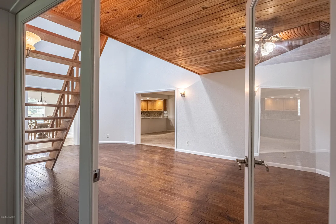 Photo of 4300 Pinewood Road
