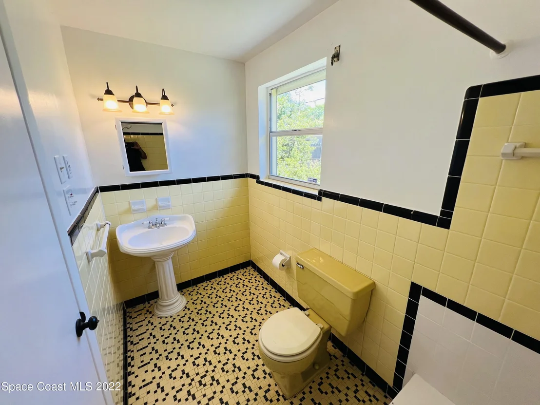 Photo of 1207 Duke Way