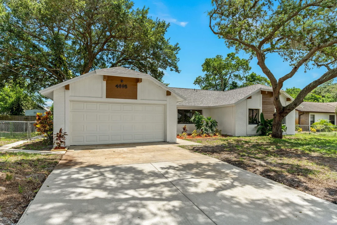 Photo of 4695 Robert Street