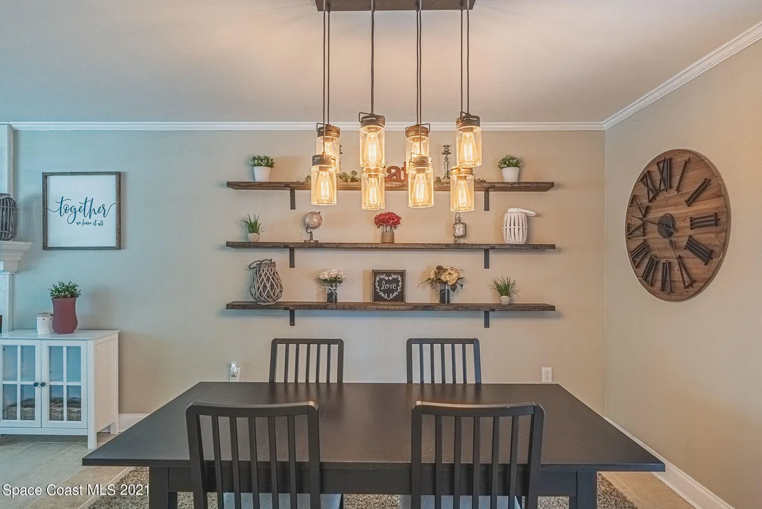 Photo of 818 Hanover Court
