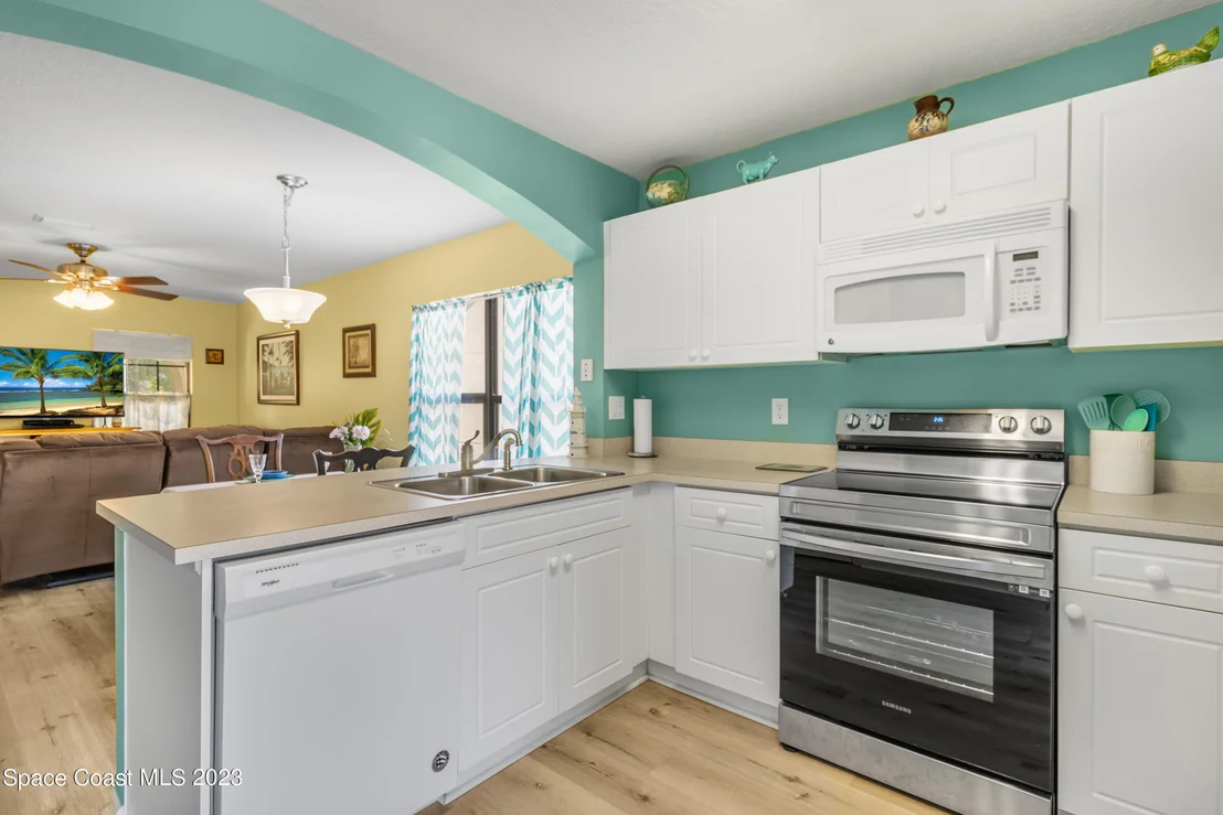 Photo of Unit 101 at 910 Luminary Circle