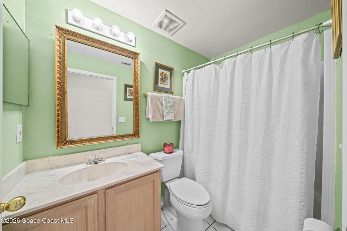 Photo of 1272 White Oak Circle