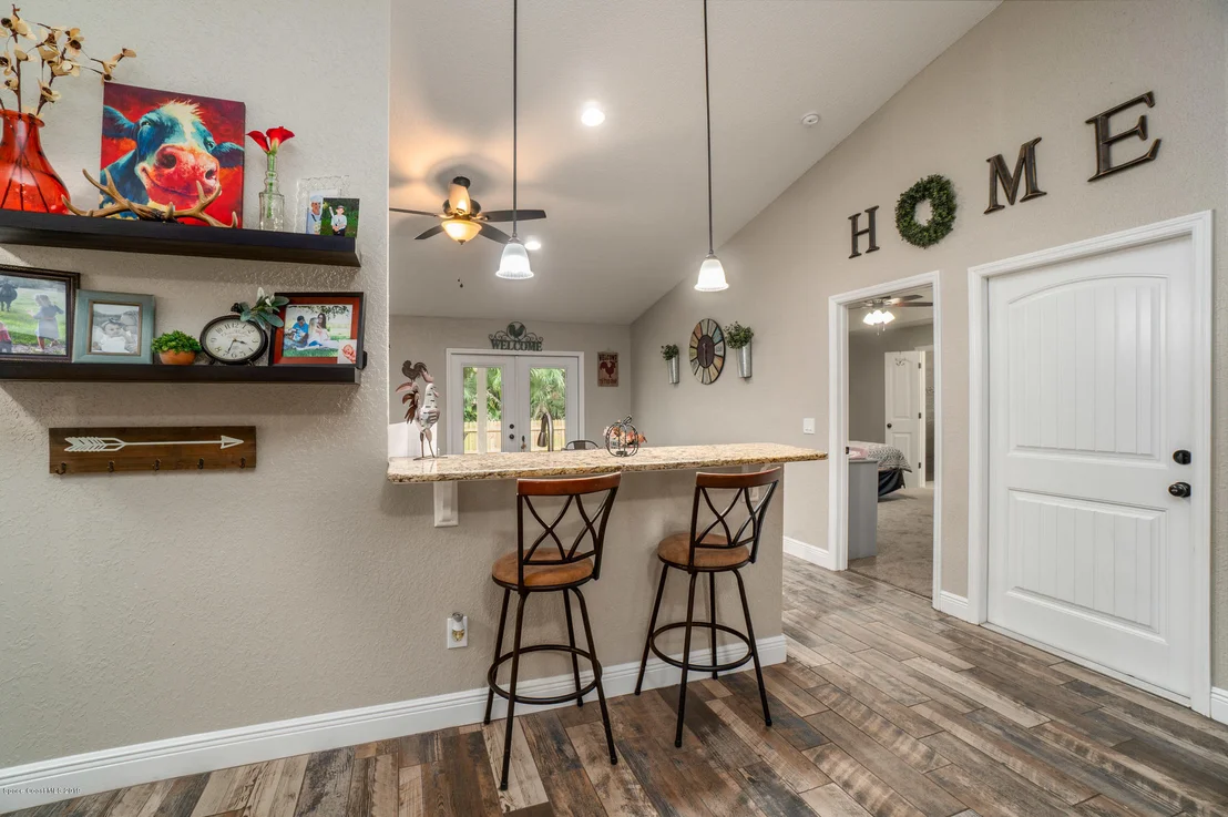 Photo of 5715 Lord Street