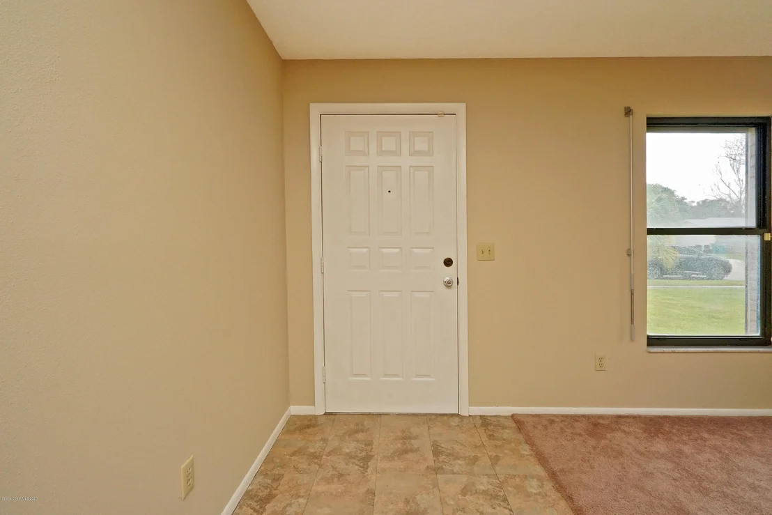 Photo of 2880 Lancaster Road