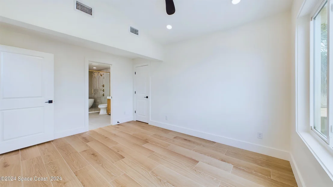 Photo of 396 Riverview Lane