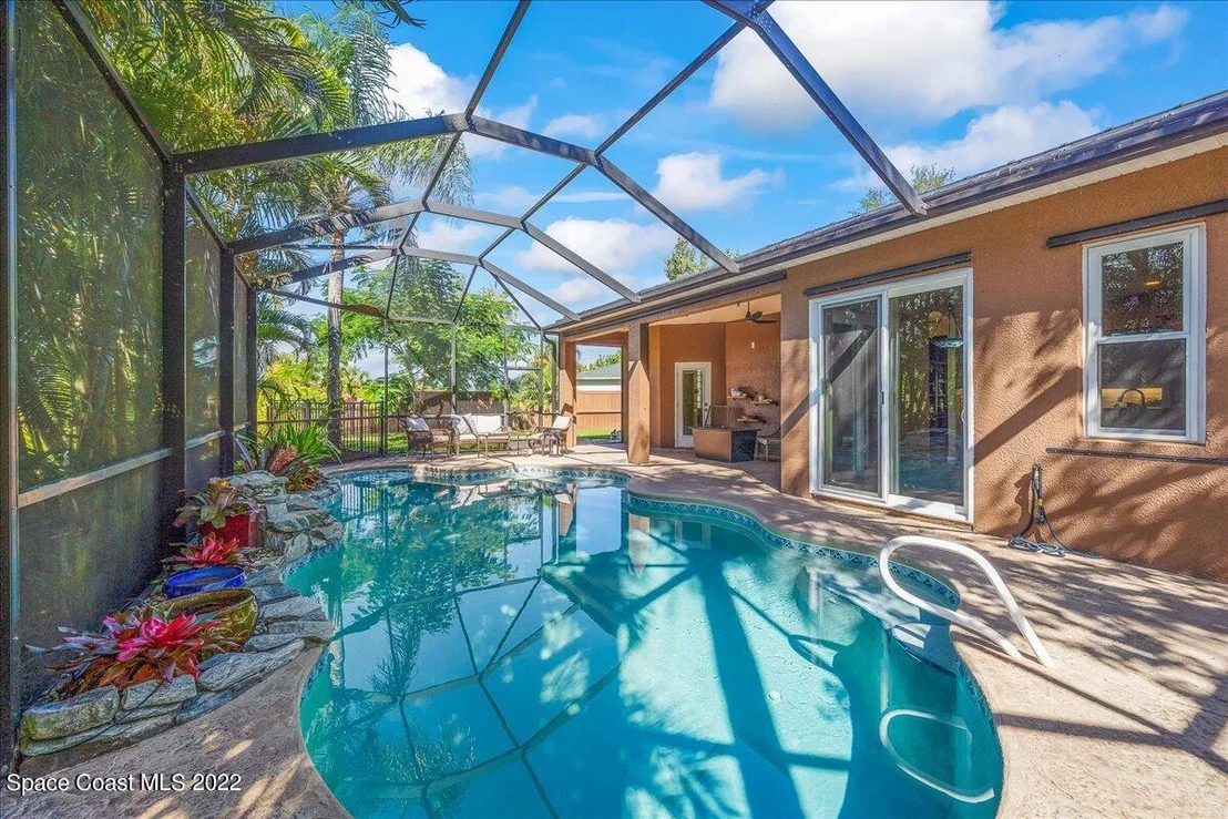Photo of 5142 Cocoplum Avenue