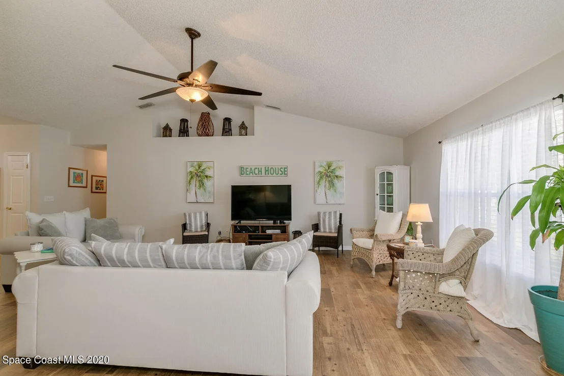 Photo of 1591 Whitman Drive