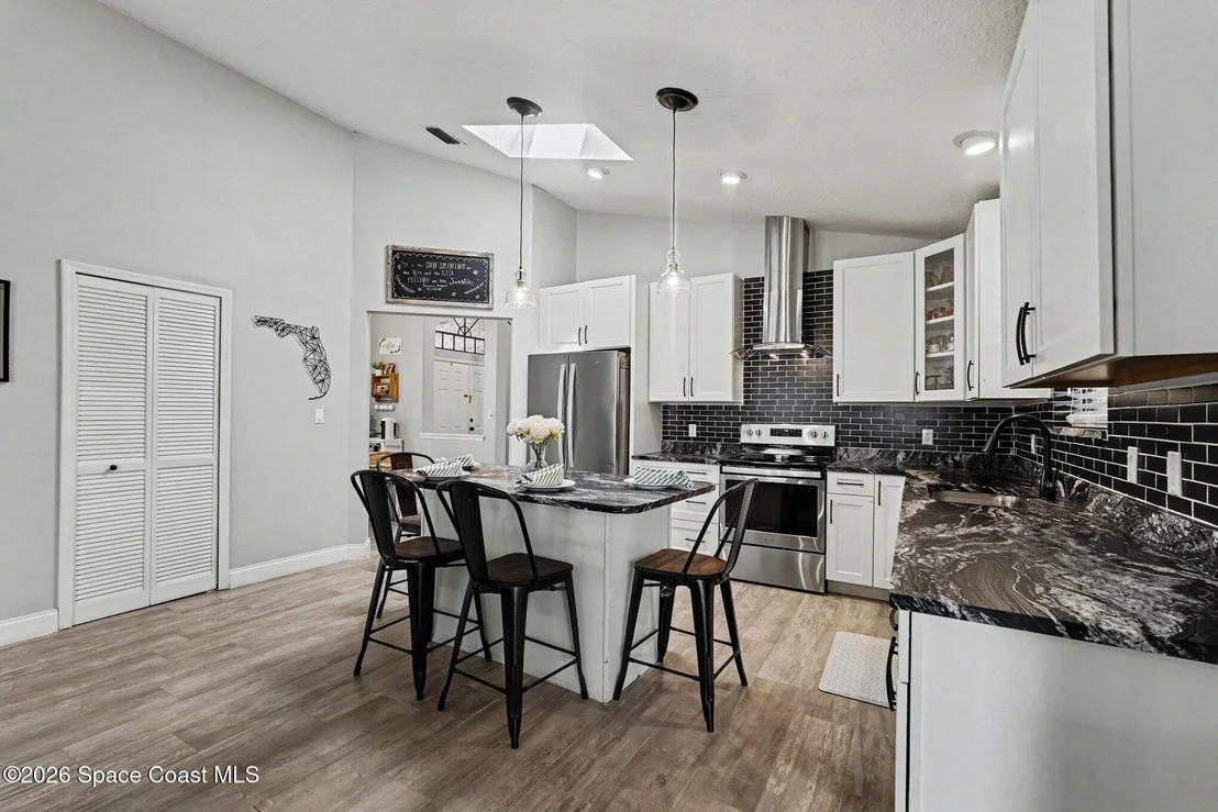 Photo of 175 Memory Lane NE