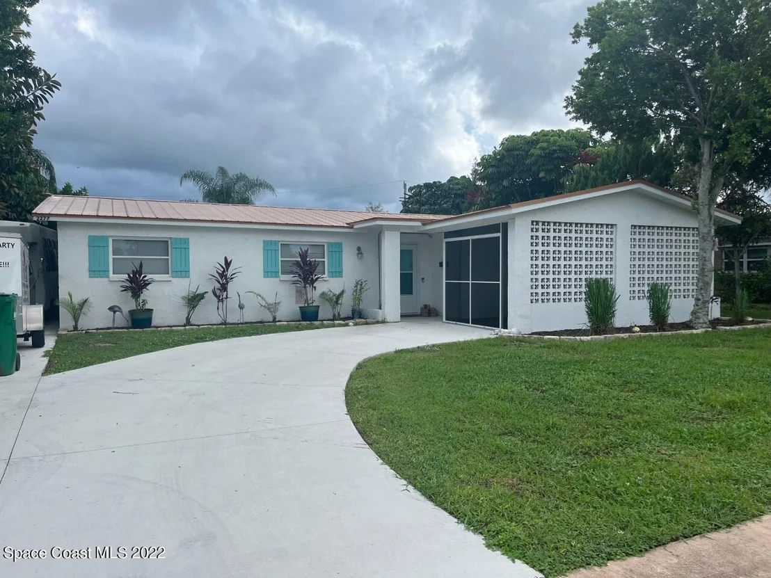 Photo of 2277 Lakeview Drive