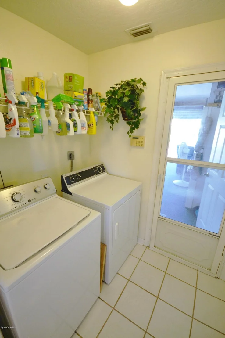 Photo of 2093 Lionel Drive