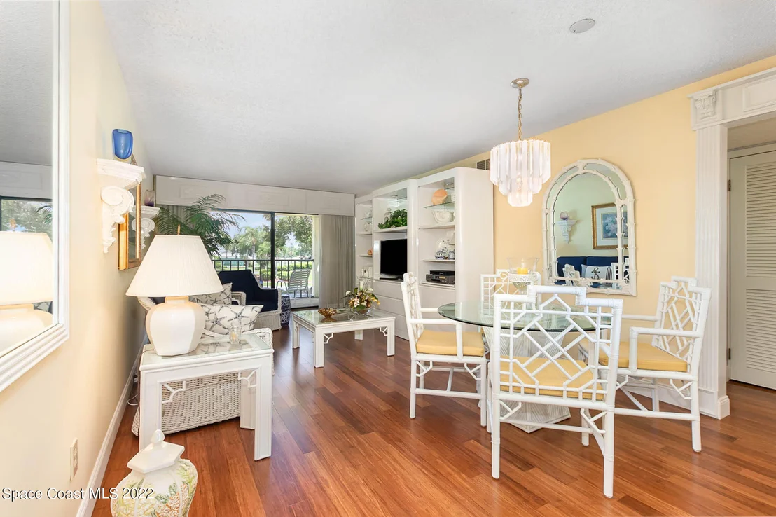 Photo of Unit 202 at 6068 Willowpointe Circle