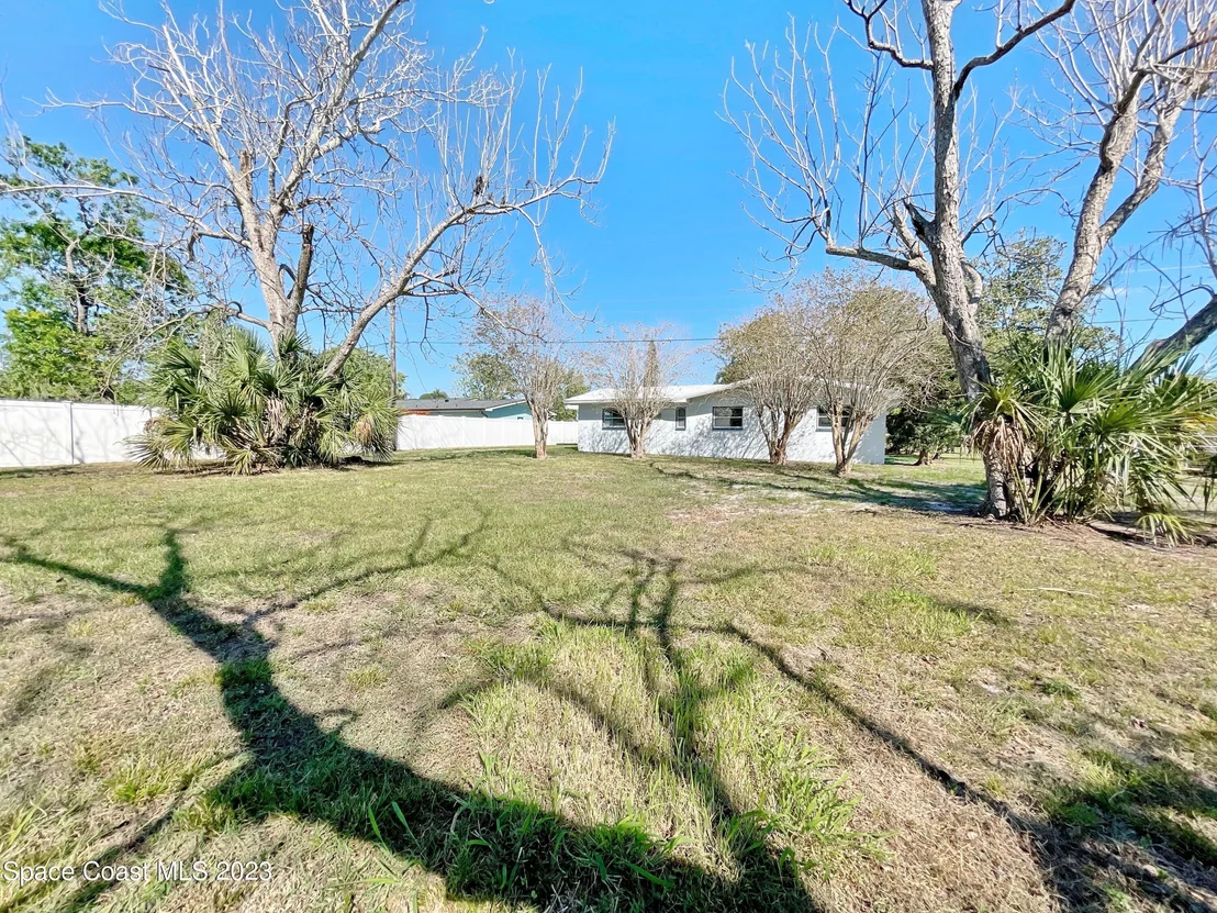 Photo of 445 Linda Lane