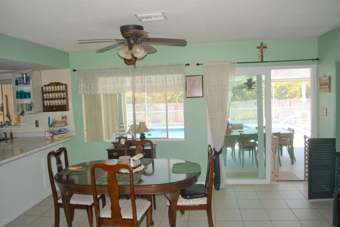 Photo of 960 Bacon Circle NE