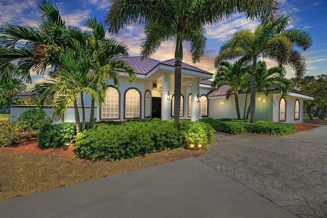 Photo of 680 Falcon Drive