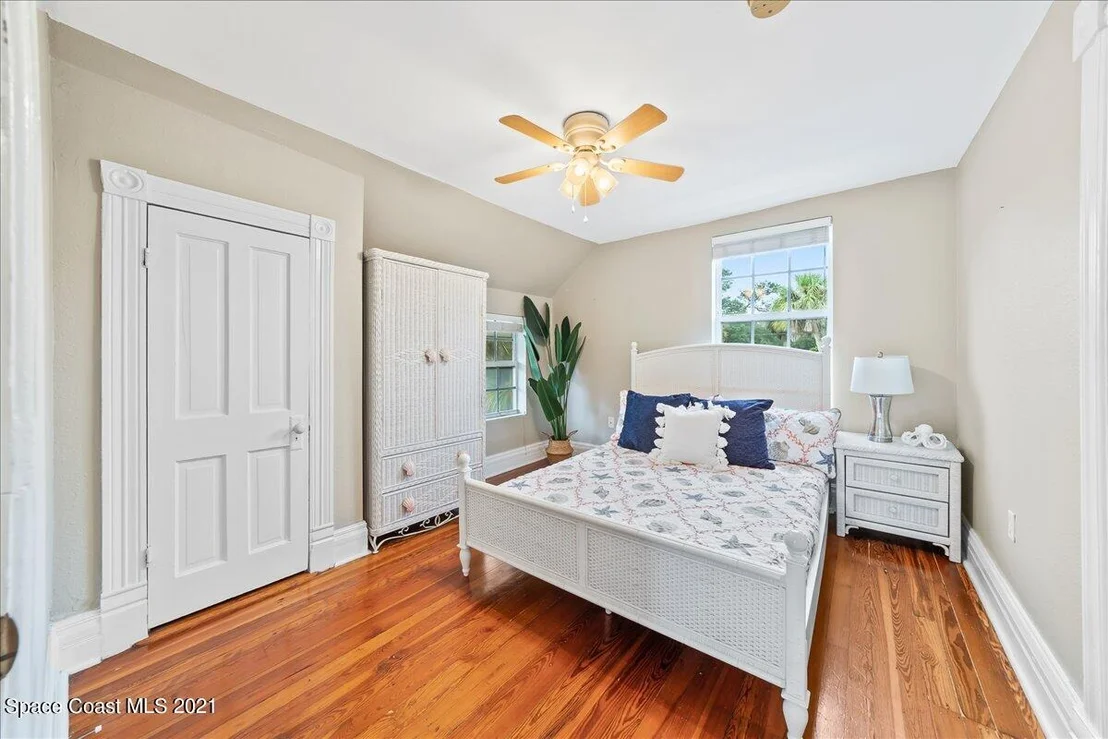 Photo of 1800 Pineapple Avenue